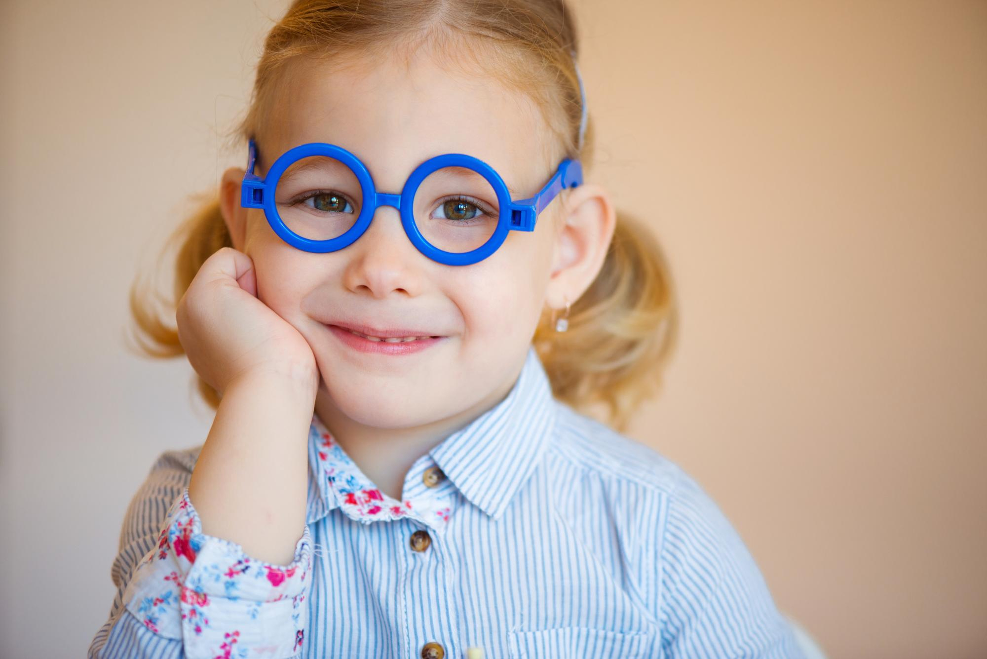 Comment savoir si votre enfant a besoin de lunettes ?